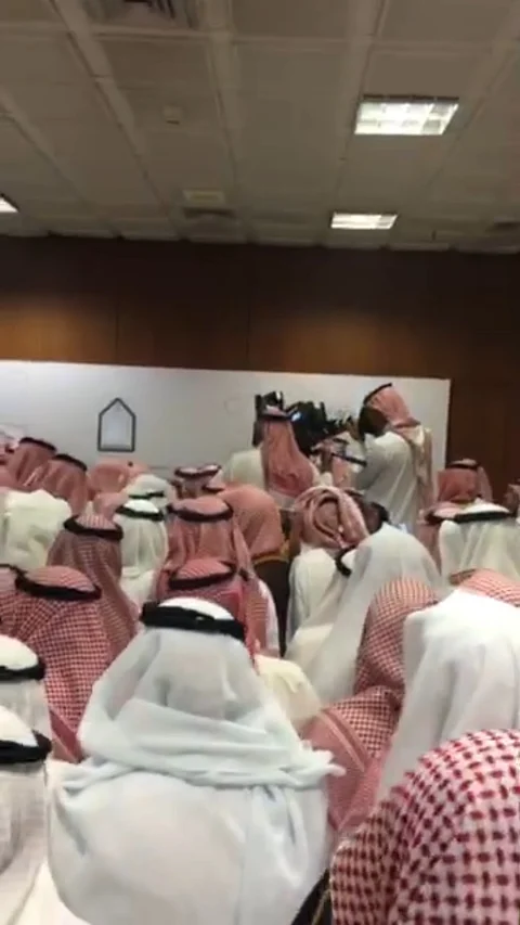 بالفيديو.. منسوبو جامعة الإمام يحتفون بعودة "أبا الخيل" مديرًا للجامعة