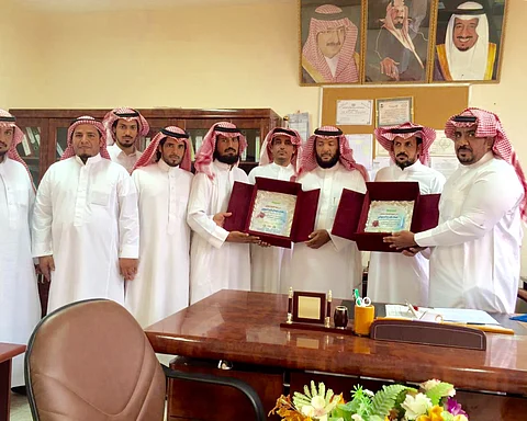 "ابتدائية الأريقط " بالغريف تحتفل بتميز قائدها ورائد النشاط