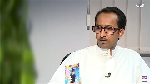 فيديو.. سجين يروى باكياً: مُحَرّضي على الإرهاب بنى قصراً وحرَمني أبنائي.. سنلاحقه وأمثاله