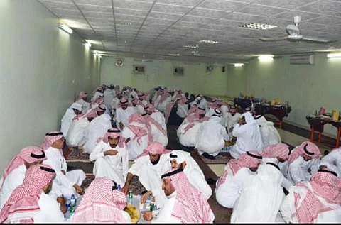 منسوبو أمن طرق بحائل يحتفون بترقية زملائهم