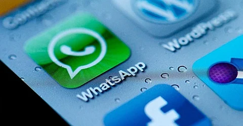 "واتساب" يطلق خدمة المكالمات المرئية