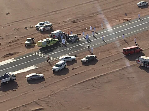 "هلال المدينة": 9 إصابات في حادث تصادم مركبة معلمات طريق "المهد - الحناكية"