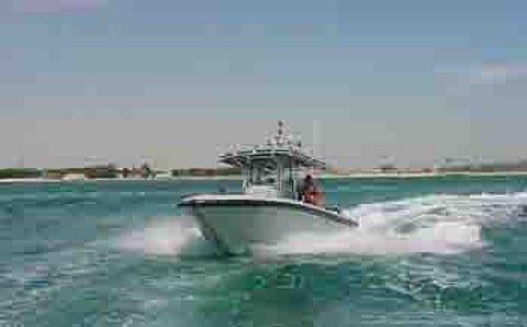 إنقاذ شخص من الغرق بكورنيش الخفجي في منطقة مسموح بها السباحة