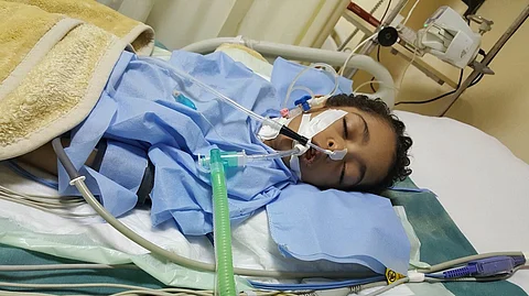 أسرة سعودية تناشد الملك سلمان لإنقاذ طفلها المتبنى من الموت في القاهرة