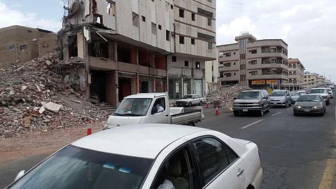 الطائف.. إزالة عقارات طريق حسان بن ثابت لصالح توسعته