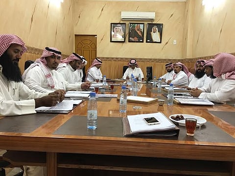 رنية.. إلزام صوالين الحلاقة والمغاسل والمطابخ بالتسعيرة