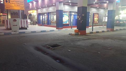 بالصور.. بيارة مكشوفة مقابل هرفي السويدي بالرياض