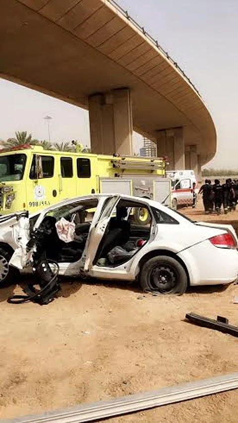 تصادم وسقوط من الجسر على الدائري الشمالي بالرياض