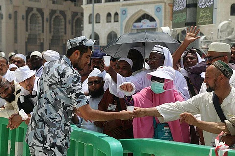 المسلمون يشيدون بجهود السعودية ويستنكرون تصرفات إيران حول الحج