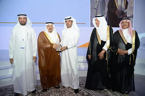 طالبة ومعلمتان يفزن بجائزة "سابك" للابتكار
