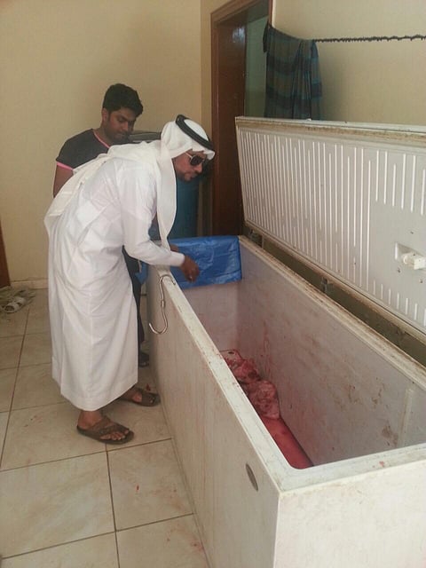 ضبط 800 كيلو لحوم فاسدة بشقة حوّلتها عمالة لمستودع بالجموم