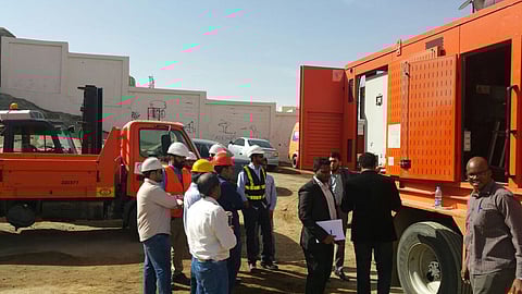 شاهد.. كهرباء الطائف تواجه انقطاعات التيار بـ "المولدات المتنقلة"