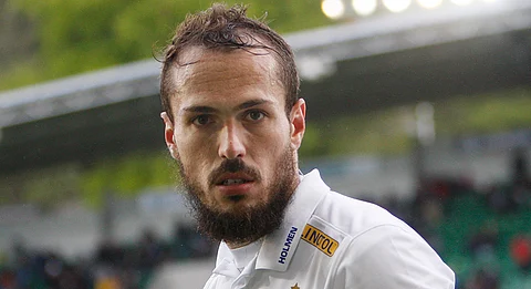 لاعب سويدي يؤجل صيام رمضان لمشاركته في "يورو 2016"!