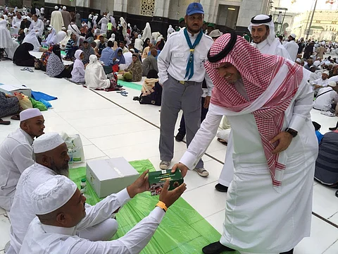شاهد.. وزير التعليم يشارك ٦٠٠ كشاف تقديم الخدمات الإنسانية بالحرم