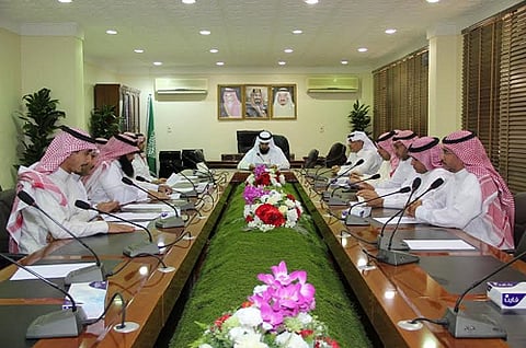 "تعليم الشمالية" يجتمع بالمعلمين المعترضين على حركة النقل.. "وسبق" تكشف تفاصيلها