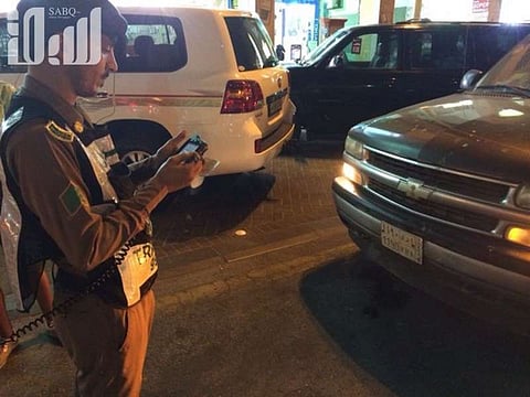 تسجيل 973 مخالفة وقوف في ممنوع حول المساجد أثناء التراويح بجدة