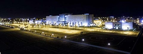 بعد 50 عاماً ... مستشفى الملك فهد العام بتبوك يودّع المرضى و"التخصُّصي" يُكمل المسيرة