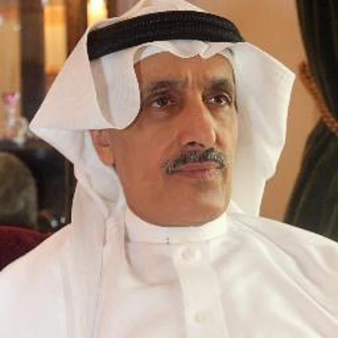 والد الكاتب خالد الدخيل في ذمة الله