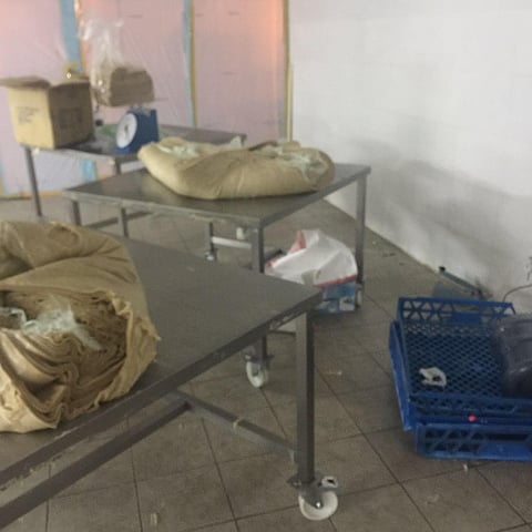 أمانة الشرقية تتلف820 كجم مواد غذائية غير صالحة بالقطيف