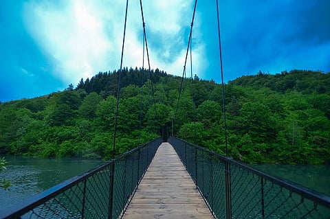 ما سر قرار السلطان مراد الأول وطقوس (الإخوة البيض) والبحيرات السبع في بلغاريا؟