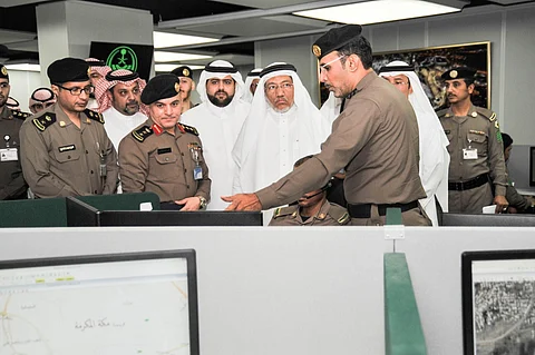 أمين العاصمة المقدسة يدشن موقع الأمانة بمركز البلاغات الموحد