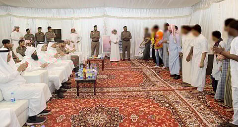 بالصور.. "سجون جدة" تقيم "خيمة رمضانية" لنزلائها