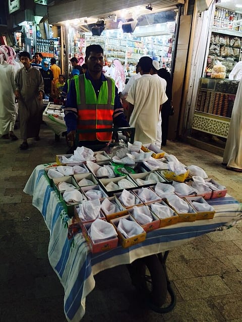 بالصور.. حملة أمنية تطيح بـ 43 من مخالفي الآداب العامة بالطائف