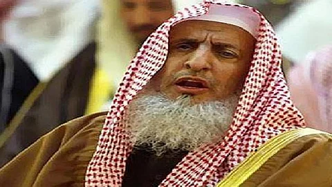 مفتي المملكة: إخراج صدقة الفطر نقوداً لا يُجْزئ