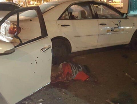 مصادر "سبق" تكشف تفاصيل محاولة التفجير الفاشلة : الإرهابي تحدث مع رجال الأمن قبل تفجير نفسه