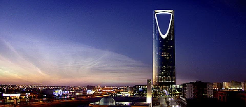 "مصادر" : الجهات الامنية توقف مطلق عبارة #يازينك_على_بطنك