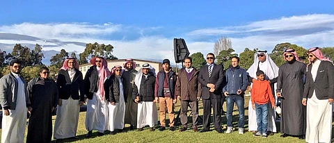 شاهد.. ملحق أستراليا يشارك مبتعثي سيدني عيدهم
