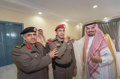 "أمير الجوف" يقلد "المتعب" رتبته الجديدة