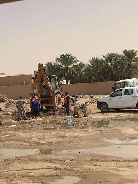 تجاوبًا مع "سبق" .. إصلاح ماسورة أبوحديج في "وادي الدواسر"