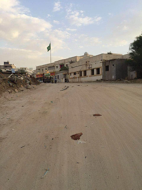 مواطنون وجهات حكومية يعتدون على سور مستشفى سبت العلايا خلال إجازة العيد