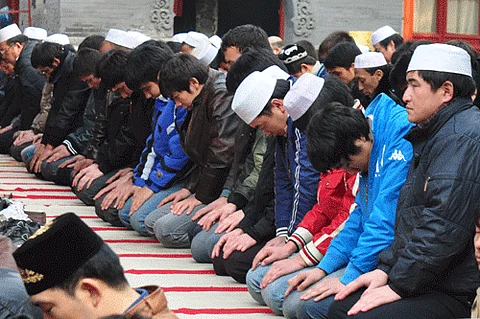 إسلام 32 صينيًا كانوا يعتقدون تورط الدين الحنيف في دعم الإرهاب