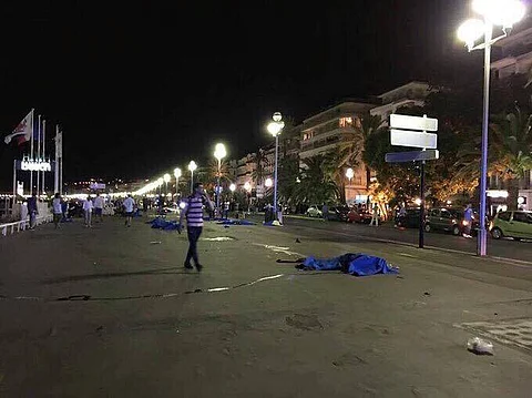 سفارة المملكة في فرنسا تؤكِّد: عدم وجود أيّ "سعودي" ضمن ضحايا حادث "نيس"