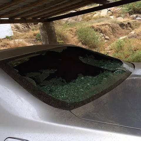مواطن يحتجز مهربًا.. فتتكسر سيارته بعد ساعات.. وشرطة جازان تواصل البحث عن الجناة