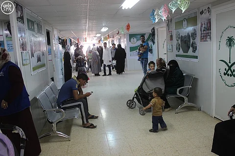 الحملة السعودية تُقَدّم الحليب لـ117 طفلاً سورياً في الزعتري
