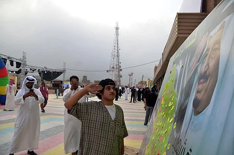 زوار مهرجان أبها يُدونون مشاعر الوفاء لشهداء الوطن