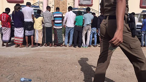 مسح كهوف وأودية بين عسير وجازان يكشف مخابئ المخالفين والمروجين