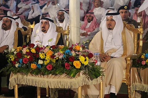 بالصور.. "الهزاني" يدشن فعاليات صيف تنومه ٣٧ ويكرم المبدعين