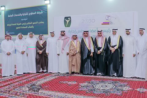 الدلاك يفتتح منشأة نادي الترجي النموذجية في القطيف