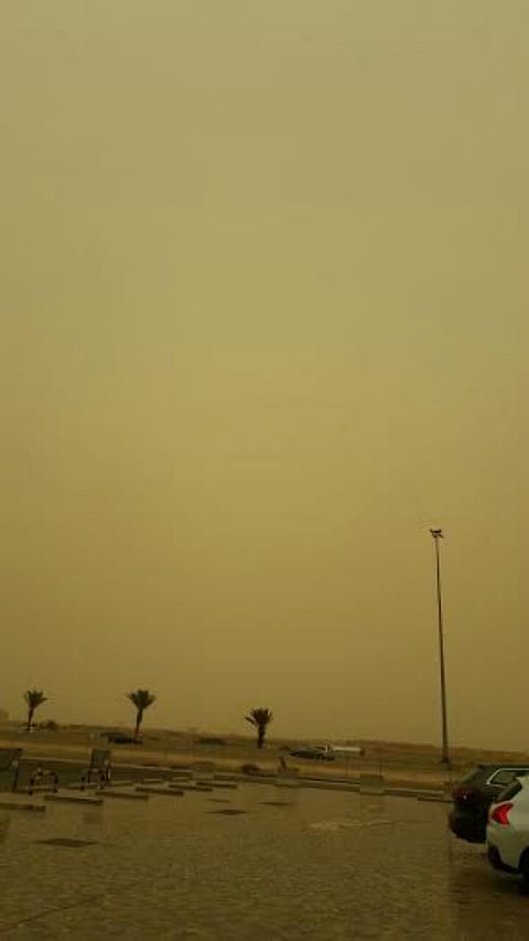 مرور جدة يستنفر بعد العواصف التي ضربت المحافظة