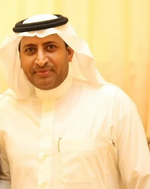"مشهور" في كتابه "الإسثيتيكيا: موضوعية المنحى وتجذر النص"