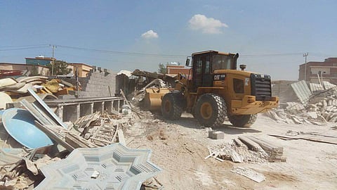 بلدية جنوب جدة تغلق وتزيل 74 معملاً وأحواش سكراب بخمرة جدة