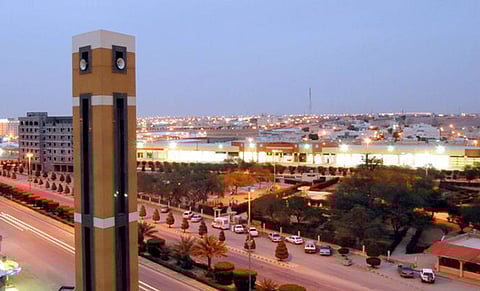 حفر الباطن.. "مفحط " يدهس عامل نظافة ويلوذ بالفرار