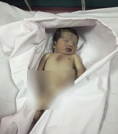 مواطن يتهم مستشفى رنية بالتسبب في وفاة مولوده.. ويطالب بالتشريح