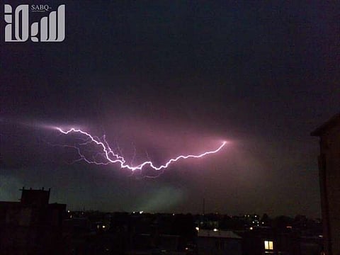 تحذير من أمطار رعدية ورياح على المدينة المنورة
