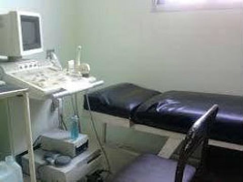 في مستشفى بيشة.. زحام وتأجيل مواعيد بسبب عدم توفر أخصائي ولادة