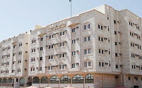 جزائية مكة تصرف النظر بالحق الخاص ضد قاتل ابنه ومتسبب في وفاة زوجته